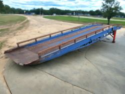 HEAVY-DUTY LOADING RAMP WITH 10,000 KG CAPACITY