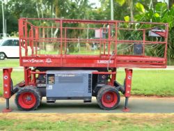 2015 SKYJACK SJ6826 SCISSOR LIFT WEIGHT: 3500 KG