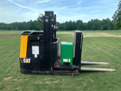 CAT NOL10NF ELECTRIC PALLET TRUCK (2019) **(INCLUDES CHARGER)**