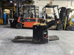 2017 CAT LIFT TRUCKS ELECTRIC PALLET TRUCK NPV20N2**(INCLUDES CHARGER)**