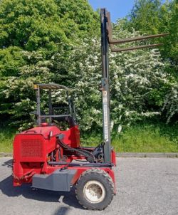 MOFFETT MOUNTY M2003 FORKLIFT: VERSATILE AND POWERFUL