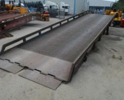 LANTERN CONTAINER LOADING RAMP