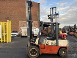 NISSAN UGJ02A30U LPG FORKLIFT - YEAR 1999