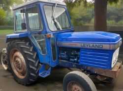 LEYLAND 272 TRACTOR