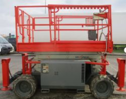 SKYJACK SJ6832 SCISSOR LIFT