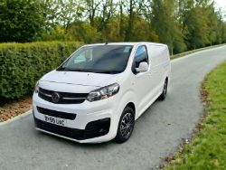 2019-69 REG VAUXHALL VIVARO SPORTIVE LWB 2900 L2H1- READY TO SERVE !