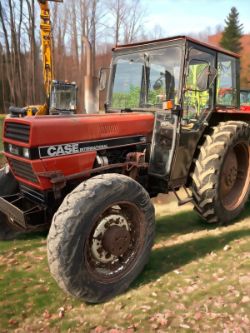 CASE IH 585 TRACTOR