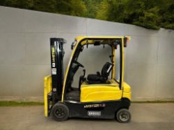2017 HYSTER J1.8XN ELECTRIC FORKLIFT **(INCLUDES CHARGER)**