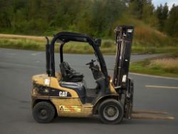 2005 CAT LIFT TRUCKS DP25N CONTAINER HANDLER
