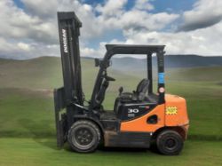 >>>SPECIAL CLEARANCE<<< 2010 DOOSAN D30S-5 DIESEL FORKLIFT