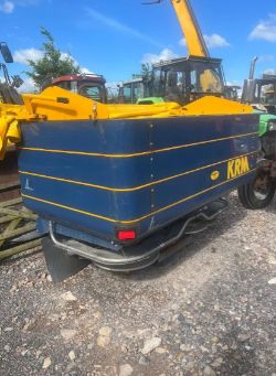 KRM L2 FERT SPREADER (2004)