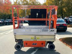 JLG SCISSOR LIFT 1930 ES