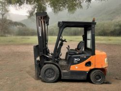>>>SPECIAL CLEARANCE<<< 2012 DOOSAN DIESEL FORKLIFT D30S-5