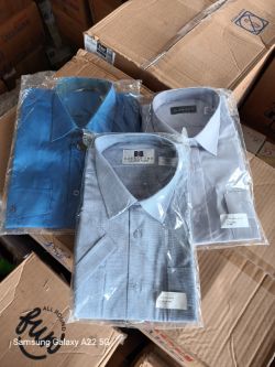 MIXED PALLET OF CLOTHES CONTAINING MENS AND WOMENS CLOTHES APPROX 400 ITEMS