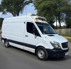 PAIR OF 2 X 2017 MERCEDES-BENZ SPRINTER 314 CDI MWB FRIDGE VANS **(SPARES OR REPAIRS)**