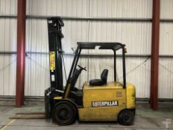 2014 CAT LIFT TRUCKS ELECTRIC - 4 WHEELS EP35K-PAC**(INCLUDES CHARGER)**