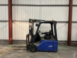 2010 LINDE ELECTRIC 3-WHEEL FORKLIFT E16-01**(INCLUDES CHARGER)**
