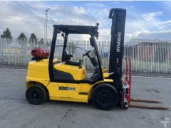 HYUNDAI LPG FORKLIFT - MODEL 35L-7A (2016)