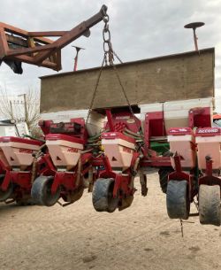 KVERNELAND OPTIMA 6-ROW MAIZE DRILL