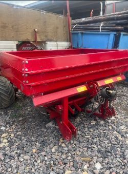 2015 TEAGLE TULIP FERTILIZER SPREADER