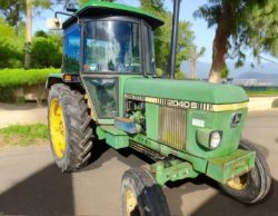 JOHN DEERE 2040S TRACTOR