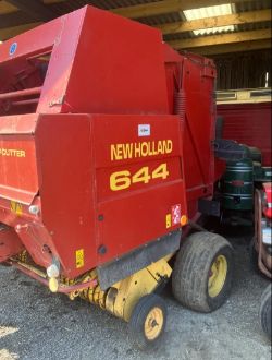 NEW HOLLAND 644 ROUND BALER