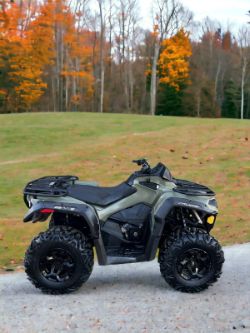 EXPLORE THE TRAILS IN STYLE WITH A FULLY EQUIPPED CAN-AM OUTLANDER 570 PRO QUAD!