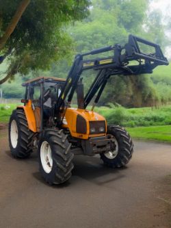 RENAULT CERES 330 TRACTOR WITH LOADER