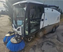 2013 JOHNSTON ROAD SWEEPER HYDROSTATIC