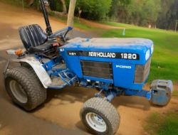 FORD 1220 TRACTOR