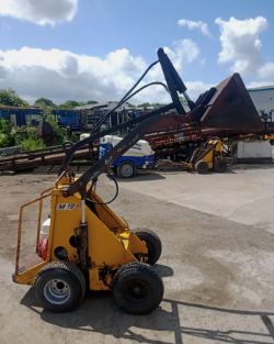 OPICO SKIDSTER LOADER: COMPACT AND POWERFUL LOADER WITH NEW TYRES