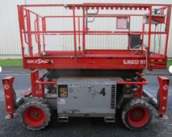 SKYJACK SJ6832 SCISSOR LIFT – 2015