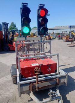 PIKE TRAFFIC LIGHTS WITH XL2 CONTROLLERS