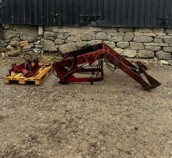 ALO CASE I/H LOADER WITH BRACKETS