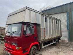 16 FOOT ALUMINIUM HORSEBOX/CATTLE BOX WITH CANOPY - LIVESTOCK BOX
