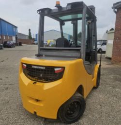 2017 JUNGHEINRICH DFG545S DIESEL FORKLIFT - 4.5 TON LIFT CAPACITY