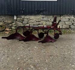 MASSEY FERGUSON MF 150 PLOUGH 3 FURROW TRACTOR MOUNTED
