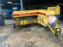 NEW HOLLAND 945 CONVENTIONAL BALER