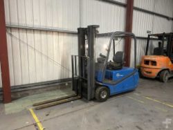 BT CBE1.6T ELECTRIC 3-WHEEL FORKLIFT **(INCLUDES CHARGER)**