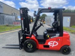 2024 EP EQUIPMENT ELECTRIC 4-WHEEL FORKLIFT EFL253**(INCLUDES CHARGER)**