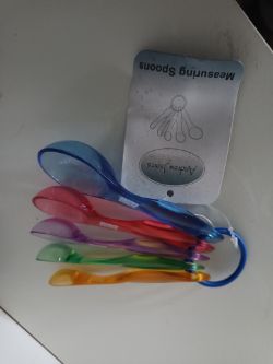 APPROX X 1000 PIECES OF ANDREW JAMES MEASURING SPOONS
