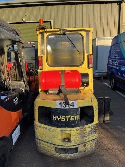 HYSTER S3.00XM-U GAS COMPACT FORKLIFT - 7K HOURS