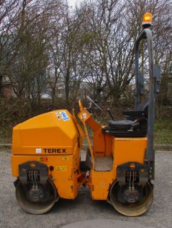 YEAR 2011 TEREX TV800 ROLLER