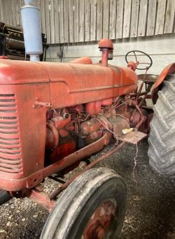 MCCORMICK INTERNATIONAL WD9 TRACTOR (NO VAT)