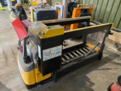 ATLET PALLET TRUCK WITH BATTERY TRANSFER UNIT