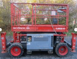 SKYJACK SJ6826 SCISSOR LIFT – 2015