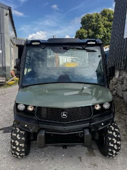 JOHN DEERE 856M GATOR
