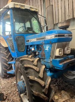 * FORD 7610 TRACTOR *