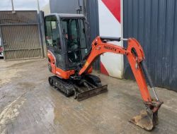 KUBOTA KX016-4 MINI EXCAVATOR / DIGGER