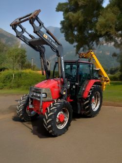 MCCORMICK CX85 TRACTOR - 2005